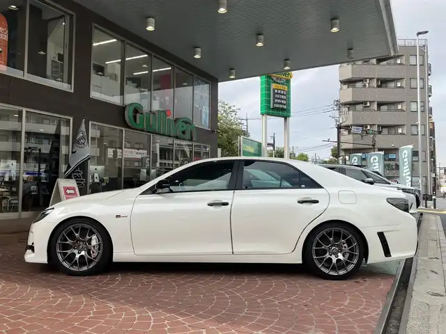 トヨタ マークＸ GRMN 神奈川県 2019(令1)年 1.5万km ホワイトパールクリスタルシャイン ワンオーナー/新車保証書/取扱説明書/カーボンルーフ（メーカーオプション）/純正SDナビ・フルセグTV/CD・DVDビデオ・Bluetooth/バックカメラ/ドライブレコーダー/ビルトインETC2.0/ステアリングスイッチ/GRエンブレムブラックウルトラスエードバケットシート/オートライト/ナノイー付き左右独立温度調整オートエアコン/スマートキー・スペアキー/HIDライト/LEDフォグランプ/ウインカー付きドアミラー/19インチBBS製7本Y字スポークアルミホイール/GRロゴ入りホワイトブレーキキャリパー/4本出しマフラー