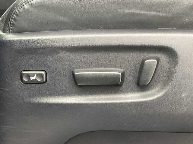 トヨタ アルファードハイブリット SR 愛知県 2015(平27)年 9.3万km ブラック 禁煙　純正１０型ナビ　純正フリップダウンモニター　クルーズコントロール　両側パワースライドドア　ハーフレザーシート　パワーシート　ビルトインＥＴＣ　バックカメラ　スマートキー　オートマチックハイ/純正10型ナビ/・Bluetooth/・CD/DVD/・フルセグテレビ/・SD音楽録音/純正フリップダウンモニター/バックカメラ/ハーフレザーシート/パワーシート/両側パワースライドドア/衝突軽減ブレーキ/レーンキープアシスト/オートマチックハイビーム/前後コーナーセンサー/クルーズコントロール/ビルトインETC/LEDヘッドライト