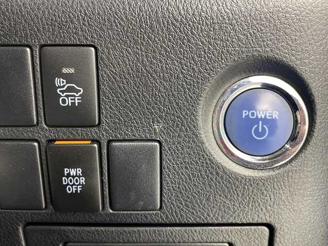 トヨタ アルファードハイブリット SR 愛知県 2015(平27)年 9.3万km ブラック 禁煙　純正１０型ナビ　純正フリップダウンモニター　クルーズコントロール　両側パワースライドドア　ハーフレザーシート　パワーシート　ビルトインＥＴＣ　バックカメラ　スマートキー　オートマチックハイ/純正10型ナビ/・Bluetooth/・CD/DVD/・フルセグテレビ/・SD音楽録音/純正フリップダウンモニター/バックカメラ/ハーフレザーシート/パワーシート/両側パワースライドドア/衝突軽減ブレーキ/レーンキープアシスト/オートマチックハイビーム/前後コーナーセンサー/クルーズコントロール/ビルトインETC/LEDヘッドライト