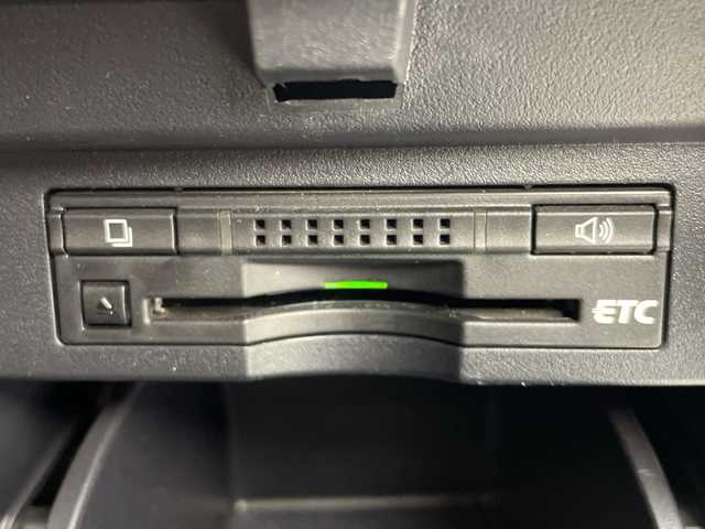 トヨタ アルファードハイブリット SR 愛知県 2015(平27)年 9.3万km ブラック 禁煙　純正１０型ナビ　純正フリップダウンモニター　クルーズコントロール　両側パワースライドドア　ハーフレザーシート　パワーシート　ビルトインＥＴＣ　バックカメラ　スマートキー　オートマチックハイ/純正10型ナビ/・Bluetooth/・CD/DVD/・フルセグテレビ/・SD音楽録音/純正フリップダウンモニター/バックカメラ/ハーフレザーシート/パワーシート/両側パワースライドドア/衝突軽減ブレーキ/レーンキープアシスト/オートマチックハイビーム/前後コーナーセンサー/クルーズコントロール/ビルトインETC/LEDヘッドライト