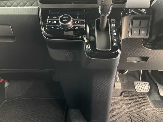 ダイハツ タント カスタム RS 鹿児島県 2019(令1)年 2.9万km ブラックマイカメタリック/シャイニングホワイトパール 社外メモリナビ　/（フルセグ/Bluetooth/DVD/CD/USB)　/バックカメラ　/両側パワースライドドア　/ＥＴＣ　/オートライト　/シートバックテーブル　/コーナーセンサー　/ベンチシート　/アイドリングストップ　/保証書　/取扱説明書