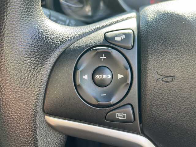 ホンダ フィット 13G Fパッケージ 兵庫県 2013(平25)年 13.9万km プレミアムホワイトパール 取扱説明書/保証書/純正ナビ（FM/AM/DISC/フルセグ/USB/Bluetooth/HDMI）/プッシュスタート/アイドリングストップ/スマートキー×２/ビルトインETC/純正フロアマット/「ステアリングリモコン