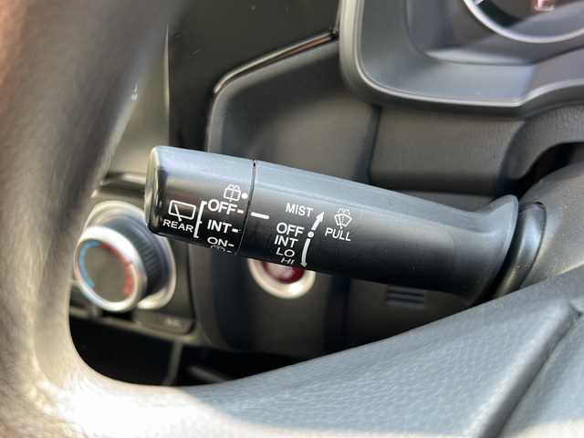 ホンダ フィット 13G Fパッケージ 兵庫県 2013(平25)年 13.9万km プレミアムホワイトパール 取扱説明書/保証書/純正ナビ（FM/AM/DISC/フルセグ/USB/Bluetooth/HDMI）/プッシュスタート/アイドリングストップ/スマートキー×２/ビルトインETC/純正フロアマット/「ステアリングリモコン