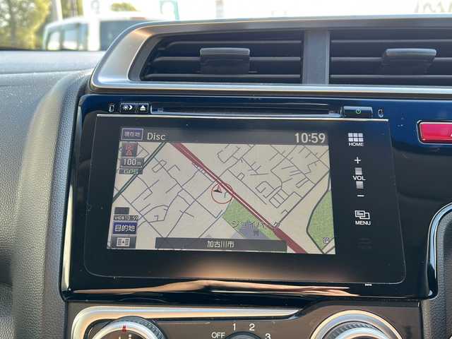 ホンダ フィット 13G Fパッケージ 兵庫県 2013(平25)年 13.9万km プレミアムホワイトパール 取扱説明書/保証書/純正ナビ（FM/AM/DISC/フルセグ/USB/Bluetooth/HDMI）/プッシュスタート/アイドリングストップ/スマートキー×２/ビルトインETC/純正フロアマット/「ステアリングリモコン