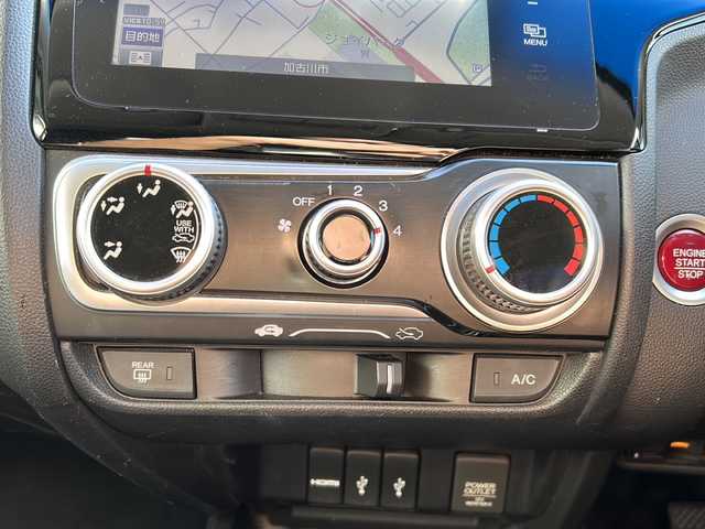 ホンダ フィット 13G Fパッケージ 兵庫県 2013(平25)年 13.9万km プレミアムホワイトパール 取扱説明書/保証書/純正ナビ（FM/AM/DISC/フルセグ/USB/Bluetooth/HDMI）/プッシュスタート/アイドリングストップ/スマートキー×２/ビルトインETC/純正フロアマット/「ステアリングリモコン