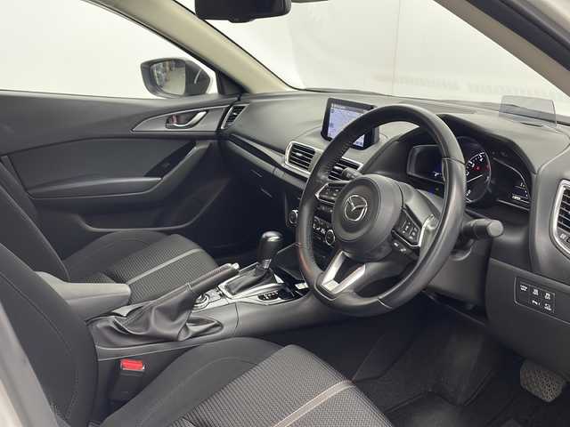 マツダ アクセラ スポーツ 15S プロアクティブ 栃木県 2019(平31)年 2万km スノーフレイクホワイトパールマイカ ワンオーナー/マツダコネクトナビ/・CD/DVD/Bluetooth/USB/AUX/フルセグ/・ビルトインETC/・360度ビューモニター　全方位カメラ/スマートシティブレーキサポート　衝突軽減ブレーキ/BSM　ブラインドスポットモニター/レーンキープアシスト/レーダークルーズコントロール/標識認識機能/ドライバーアテンションアラート/パーキングセンサー　コーナーセンサー/HUD　ヘッドアップディスプレイ/純正18インチアルミホイール/LEDヘッドライト/フォグランプ/オートライト/オートハイビーム/スマートキー/プッシュスタートボタン/パドルシフト/アイドリングストップ/オートエアコン/クルーズコントロール/フロアマット/電動格納ミラー/ステアリングリモコン　/保証書/取扱説明書/スペアキー