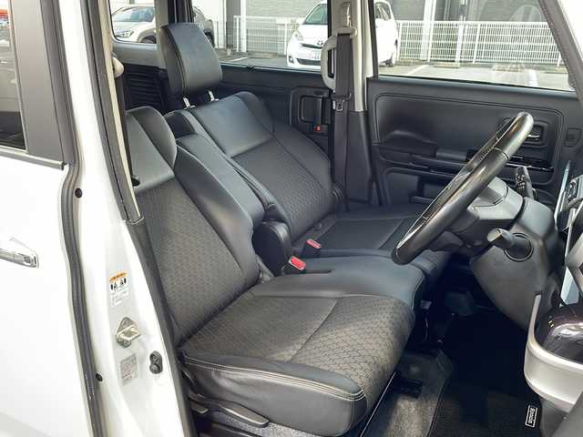 スズキ スペーシア カスタム HYBRID XS 愛知県 2021(令3)年 4.5万km ピュアホワイトP /禁煙車//メーカーナビ//AUDIO（AM・FM・DVD・CD・BlueTooth・ApplecarPiay）//フルセグテレビ//全方位カメラ・バックカメラ//クルーズコントール（追従機能有）//前方ドライブレコーダー（HDR１０３)//両側パワースライドドア//バックセンサー//ETC//LEDオートライト//車間距離制御システム//ヘッドアップディスプレイ//プリクラッシュ//レーンキープアシスト//シートヒーター（運転席）//オートリトラクトウィンカーミラー//コーナーセンサー//車線逸脱警報//リアサンシェード//運転切替スイッチ（Powerモー//スペアキー//ISOFIX//純正15インチAW//プリクラッシュ//トランクスポイラー//本革巻きステアリング//純正マット//純正ドアバイザー//横滑り防止//衝突安全ボディー//盗難防止システム//取扱説明書//記録簿//保証書//プライバシーガラス//UVカットガラス