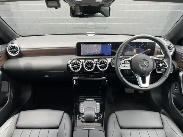 メルセデス・ベンツ Ｍ・ベンツ ＣＬＡ２００ｄ シューティングブレーク 三重県 2023(令5)年 1.2万km コスモスブラック ACC/レーダーセーフティ/ブラックレザーシート/シートヒーター/パワーシート/純正ナビ/バックカメラ/フルセグTV/アンビエントライト/電動リアゲート/純正ドライブレコーダー/純正18インチアルミ