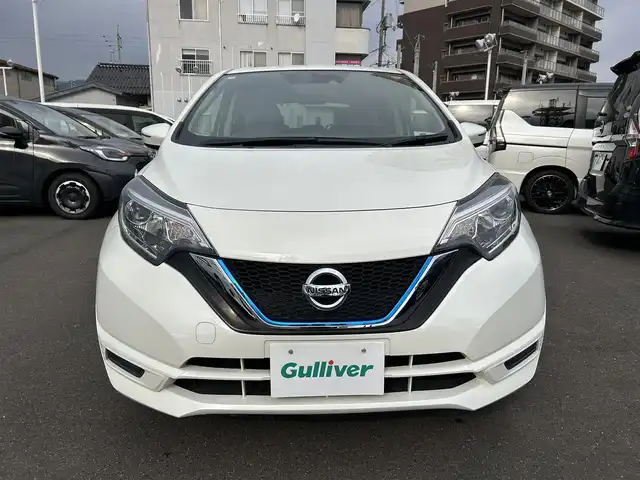 日産 ノート e－パワー X 島根県 2016(平28)年 5.9万km ブリリアントホワイトパール 社外ナビ/フルセグ/Ｂｌｕｅｔｏｏｔｈ/ＤＶＤ再生/バックカメラ/ＥＴＣ/衝突軽減ブレーキ/レーンアシスト/スマートキー/純正フロアマット/スペアキー1本