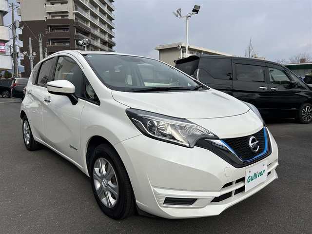 日産 ノート e－パワー X 島根県 2016(平28)年 5.9万km ブリリアントホワイトパール 社外ナビ/（Ｂｌｕｅｔｏｏｔｈ/ＣＤ/ＤＶＤ）/ＥＴＣ/バックカメラ/純正フロアマット/レーンキープアシスト/オートライト/横滑り防止装置/スマートキー　