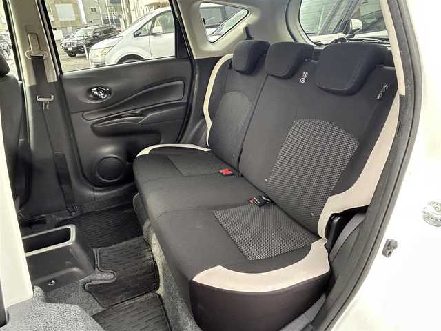 日産 ノート e－パワー X 島根県 2016(平28)年 5.9万km ブリリアントホワイトパール 社外ナビ/（Ｂｌｕｅｔｏｏｔｈ/ＣＤ/ＤＶＤ）/ＥＴＣ/バックカメラ/純正フロアマット/レーンキープアシスト/オートライト/横滑り防止装置/スマートキー　