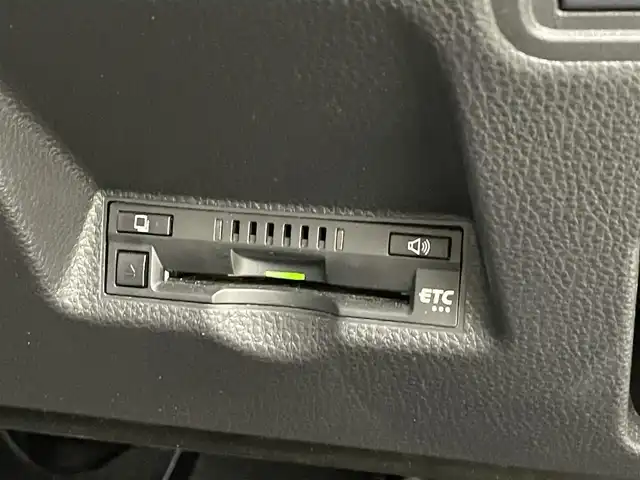 トヨタ ヤリスクロス ハイブリッド Z 福岡県 2021(令3)年 5.2万km ブラックマイカ/ホワイトパールクリスタルシャイン 2トーン モデリスタエアロ　/純正ディスプレイオーディオ　/全方位カメラ　/ＥＴＣ　/ＡＣＣ　/コーナーセンサー　/衝突被害軽減ブレーキ　/レーンキープ　/ＢＳＭ　/ＰＫＳＢ　/ハーフレザー　/シートヒーター　/ステアリングヒーター