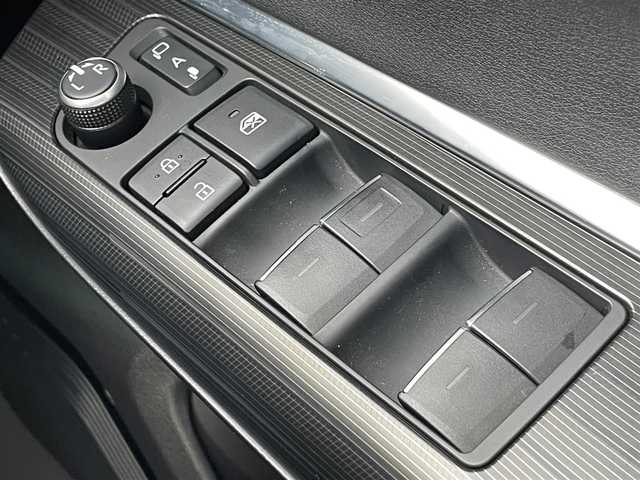 トヨタ ハリアー ハイブリッド Z レザーパッケージ 島根県 2021(令3)年 5.6万km ホワイトパールクリスタルシャイン 純正ナビ/パノラミックビューモニター/フルセグTV/Bluetooth/USB/JBLサウンド/レーダークルーズコントロール/レーンキープ/LEDオートライト/オートマチックハイビーム /黒革シート/パワーシート/メモリーシート /シートヒーター /シートベンチレーション /ステアリングヒーター/ステアリングスイッチ/パワーバックドア /ビルトインETC2.0/スマートキー/スペアキー /プッシュスタート /純正フロアマット/純正ドアバイザー