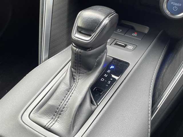 トヨタ ハリアー ハイブリッド Z レザーパッケージ 島根県 2021(令3)年 5.6万km ホワイトパールクリスタルシャイン 純正ナビ/パノラミックビューモニター/フルセグTV/Bluetooth/USB/JBLサウンド/レーダークルーズコントロール/レーンキープ/LEDオートライト/オートマチックハイビーム /黒革シート/パワーシート/メモリーシート /シートヒーター /シートベンチレーション /ステアリングヒーター/ステアリングスイッチ/パワーバックドア /ビルトインETC2.0/スマートキー/スペアキー /プッシュスタート /純正フロアマット/純正ドアバイザー