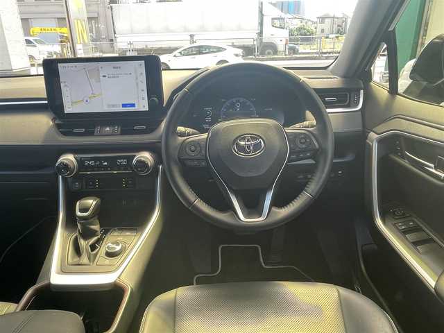 トヨタ ＲＡＶ４ 神奈川県 2023(令5)年 2.6万km アティチュードブラックマイカ ワンオーナー/パノラマルーフ/純正ナビ（AM/FM/BT）/フルセグTV/純正デジタルインナーミラー/インナーミラー内蔵ドラレコ前後/BSM/全方位カメラ/コーナーセンサー/レーダークルーズコントロール/衝突軽減ブレーキ/運転席パワーシート/前席シートヒーターベンチレーション/純正LEDヘッドライト/パワーバックドア/スマートキー/スペアキーX1/取説/記録簿・保証書/ディーラー記録　R6