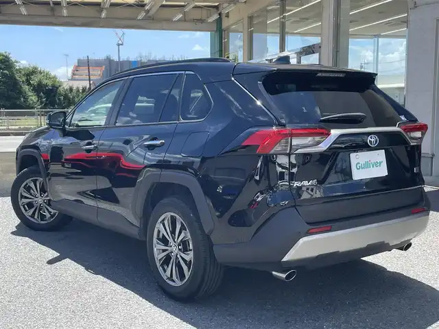 トヨタ ＲＡＶ４ 神奈川県 2023(令5)年 2.6万km アティチュードブラックマイカ ワンオーナー/パノラマルーフ/純正ナビ（AM/FM/BT）/フルセグTV/純正デジタルインナーミラー/インナーミラー内蔵ドラレコ前後/BSM/全方位カメラ/コーナーセンサー/レーダークルーズコントロール/衝突軽減ブレーキ/運転席パワーシート/前席シートヒーターベンチレーション/純正LEDヘッドライト/パワーバックドア/スマートキー/スペアキーX1/取説/記録簿・保証書/ディーラー記録　R6