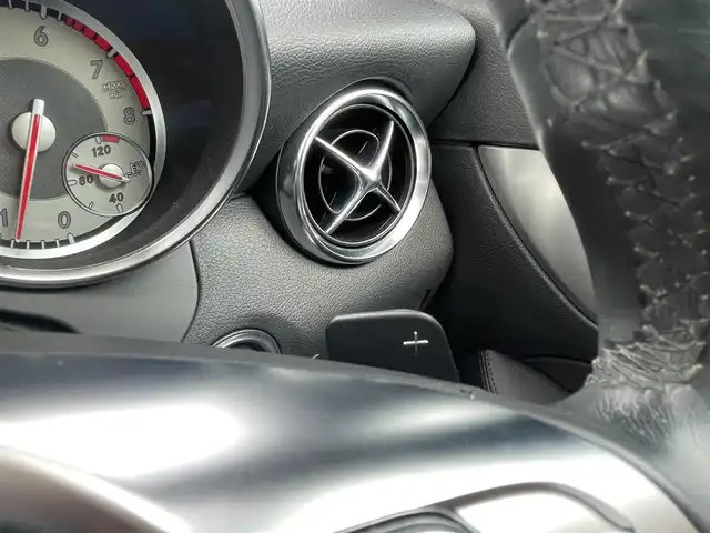 メルセデス・ベンツ ＳＬＫ２００ ブルーエフィシェンシースポーツ 静岡県 2011(平23)年 3.7万km イリジウムシルバー 純正ナビ　/地デジ　/本革シート　/シートヒーター  /ネックウォーマー　/インテリジェントライトシステム　/オートライト  /デイライト　/パドルシフト　/クルコン  /ステアリングスイッチ  /リモコンキー  /社外19インチAW/保証書/取説