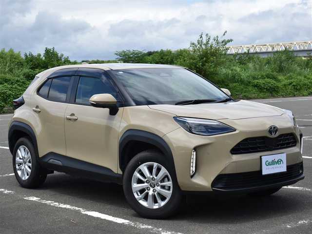 トヨタ ヤリスクロス ハイブリッド G 福岡県 2024(令6)年 1.9万km ベージュ ワンオーナー/トヨタセーフティセンス/純正ナビ/フルセグTV/CD/DVD/BT/HDMI/パノラミックビューモニター/純正LEDヘッドライト/純正16インチアルミホイール/前後ドライブレコーダー/ブラインドスポットモニター/レーダークルーズコントロール/ステアリングスイッチ/TVキャンセラー/ビルトインETC/プッシュスタート/スマートキー/新車時保証書/取扱説明書