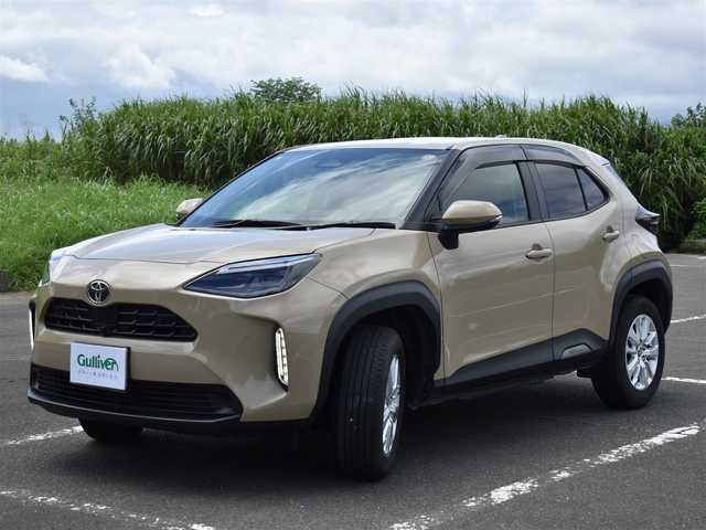 トヨタ ヤリスクロス ハイブリッド G 福岡県 2024(令6)年 1.9万km ベージュ ワンオーナー/トヨタセーフティセンス/純正ナビ/フルセグTV/CD/DVD/BT/HDMI/パノラミックビューモニター/純正LEDヘッドライト/純正16インチアルミホイール/前後ドライブレコーダー/ブラインドスポットモニター/レーダークルーズコントロール/ステアリングスイッチ/TVキャンセラー/ビルトインETC/プッシュスタート/スマートキー/新車時保証書/取扱説明書