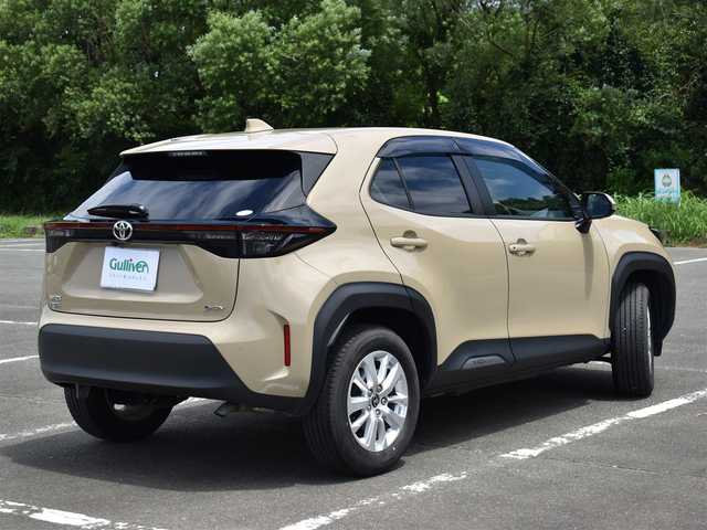 トヨタ ヤリスクロス ハイブリッド G 福岡県 2024(令6)年 1.9万km ベージュ ワンオーナー/トヨタセーフティセンス/純正ナビ/フルセグTV/CD/DVD/BT/HDMI/パノラミックビューモニター/純正LEDヘッドライト/純正16インチアルミホイール/前後ドライブレコーダー/ブラインドスポットモニター/レーダークルーズコントロール/ステアリングスイッチ/TVキャンセラー/ビルトインETC/プッシュスタート/スマートキー/新車時保証書/取扱説明書