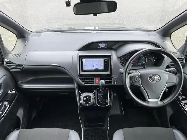 トヨタ ノア Si ダブルバイビーⅡ 道央・札幌 2020(令2)年 5.1万km ブラック ４WD/寒冷地仕様/社外SDナビ/CD/DVD/BT/フルセグ/純正フリップダウンモニター/プリクラッシュセーフティ/横滑り防止装置/クルーズコントロール/クリアランスソナー/バックカメラ/ドライブレコーダー/アイドリングストップ/ワイパーデアイサー/両側パワースライドドア/ハーフレザーシート/ステアリングリモコン/プッシュスタート/スマートキー/LEDヘッドライト/オートライト/電動格納ミラー/ウィンカーミラー/純正フロアマット/ドアバイザー/スペアキー/純正AW付夏タイヤ積込/195/65/R15/2020年/山2mm