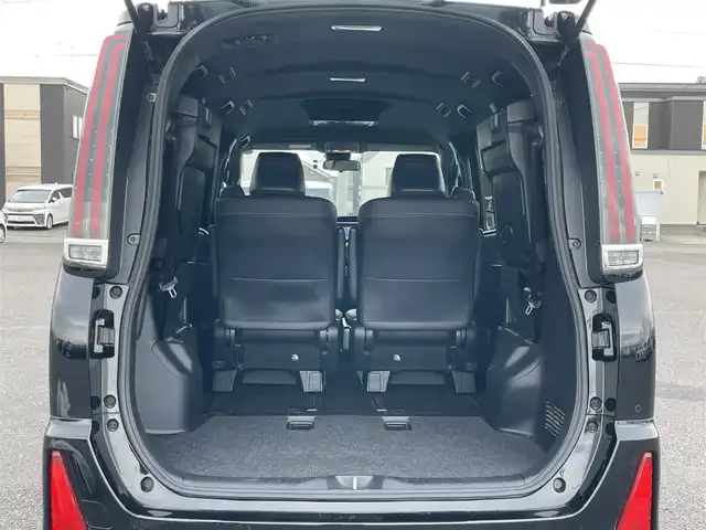 トヨタ ノア Si ダブルバイビーⅡ 道央・札幌 2020(令2)年 5.1万km ブラック ４WD/寒冷地仕様/社外SDナビ/CD/DVD/BT/フルセグ/純正フリップダウンモニター/プリクラッシュセーフティ/横滑り防止装置/クルーズコントロール/クリアランスソナー/バックカメラ/ドライブレコーダー/アイドリングストップ/ワイパーデアイサー/両側パワースライドドア/ハーフレザーシート/ステアリングリモコン/プッシュスタート/スマートキー/LEDヘッドライト/オートライト/電動格納ミラー/ウィンカーミラー/純正フロアマット/ドアバイザー/スペアキー/純正AW付夏タイヤ積込/195/65/R15/2020年/山2mm