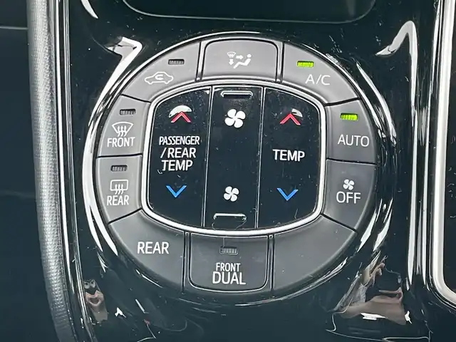 トヨタ ノア Si ダブルバイビーⅡ 道央・札幌 2020(令2)年 5.1万km ブラック ４WD/寒冷地仕様/社外SDナビ/CD/DVD/BT/フルセグ/純正フリップダウンモニター/プリクラッシュセーフティ/横滑り防止装置/クルーズコントロール/クリアランスソナー/バックカメラ/ドライブレコーダー/アイドリングストップ/ワイパーデアイサー/両側パワースライドドア/ハーフレザーシート/ステアリングリモコン/プッシュスタート/スマートキー/LEDヘッドライト/オートライト/電動格納ミラー/ウィンカーミラー/純正フロアマット/ドアバイザー/スペアキー/純正AW付夏タイヤ積込/195/65/R15/2020年/山2mm