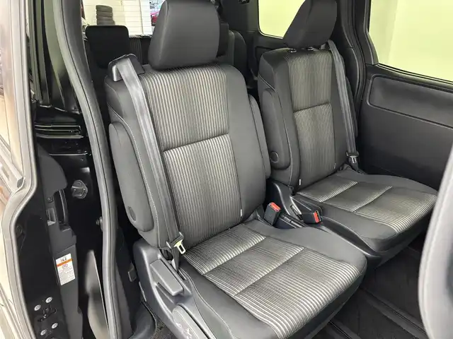 トヨタ ヴォクシー ZS 煌Ⅱ 福岡県 2020(令2)年 2.4万km ブラック 後席モニター　/純正９型ナビ　/バックカメラ　/ビルトインＥＴＣ　/ドラレコ　/クルコン　/コーナーセンサー　/衝突軽減　/レーンキープ　/ＰＫＳＢ　/ＭＴモード付　/両側電動スライドドア　/純正１６インチＡＷ　/ＬＥＤライト