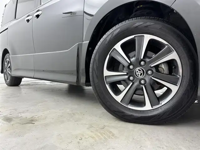 トヨタ ヴォクシー ZS 煌Ⅱ 福岡県 2020(令2)年 2.4万km ブラック 後席モニター　/純正９型ナビ　/バックカメラ　/ビルトインＥＴＣ　/ドラレコ　/クルコン　/コーナーセンサー　/衝突軽減　/レーンキープ　/ＰＫＳＢ　/ＭＴモード付　/両側電動スライドドア　/純正１６インチＡＷ　/ＬＥＤライト
