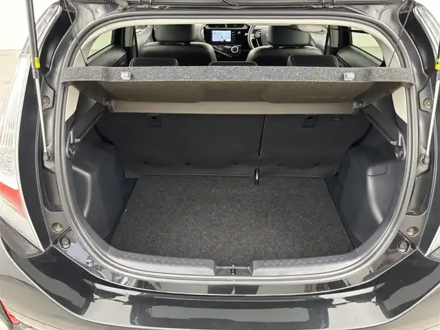 トヨタ アクア G ソフトレザーセレクション 福岡県 2017(平29)年 5.6万km ブラックマイカ 社外ナビ（フルセグＴＶ）　/衝突軽減システム　/レーンキープ　/クルコン　/盗難防止装置　/横滑り防止装置　/アイドリングストップ　/オートライト　/シートヒーター　/ドラレコ　/ビルトインＥＴＣ　/純正フロアマット