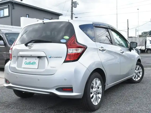 日産 ノート e－パワー X Vセレクション 神奈川県 2020(令2)年 4.1万km ブリリアントシルバー 社外9インチアルパインナビ/Bluetooth/CD/DVD/SD/フルセグTV/全方位カメラ/インテリジェントエマージェンシーブレーキ/レーンキープアシスト/衝突軽減ブレーキ/純正フロアマット/純正サイドバイザー/フロントドライブレコーダー/LEDヘッドライト/オートハイビーム/ETC/インテリジェントキー/スペアキー1本/保証書