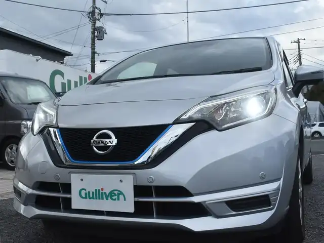 日産 ノート e－パワー X Vセレクション 神奈川県 2020(令2)年 4.1万km ブリリアントシルバー 社外9インチアルパインナビ/Bluetooth/CD/DVD/SD/フルセグTV/全方位カメラ/インテリジェントエマージェンシーブレーキ/レーンキープアシスト/衝突軽減ブレーキ/純正フロアマット/純正サイドバイザー/フロントドライブレコーダー/LEDヘッドライト/オートハイビーム/ETC/インテリジェントキー/スペアキー1本/保証書