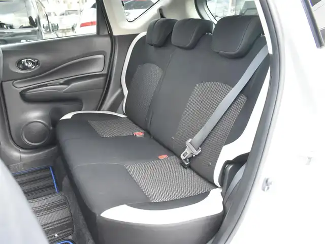 日産 ノート e－パワー X Vセレクション 神奈川県 2020(令2)年 4.1万km ブリリアントシルバー 社外9インチアルパインナビ/Bluetooth/CD/DVD/SD/フルセグTV/全方位カメラ/インテリジェントエマージェンシーブレーキ/レーンキープアシスト/衝突軽減ブレーキ/純正フロアマット/純正サイドバイザー/フロントドライブレコーダー/LEDヘッドライト/オートハイビーム/ETC/インテリジェントキー/スペアキー1本/保証書