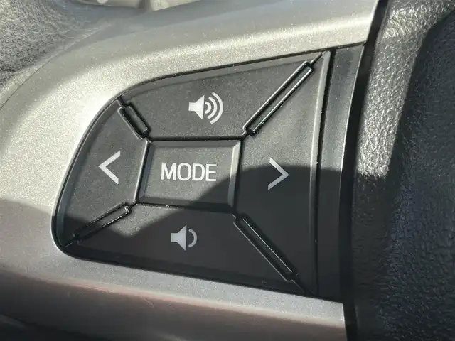 トヨタ タンク カスタムG S 大阪府 2017(平29)年 3.2万km パールホワイトⅢ スマートアシストII/・プリクラッシュセーフティー/・レーンキープアシスト/・誤発進抑制機能/・先行車発進お知らせ機能/純正ナビ/・Bluetooth/CD/DVD/フルセグTV/ラジオ/主要装備/・バックカメラ/・クルーズコントロール/・アイドリングストップ/・横滑り防止装置/・両側パワースライドドア/・純正フロアマット/・純正AW/・LEDヘッドライト/・フォグランプ/・ドライブレコーダー前後/・ETC