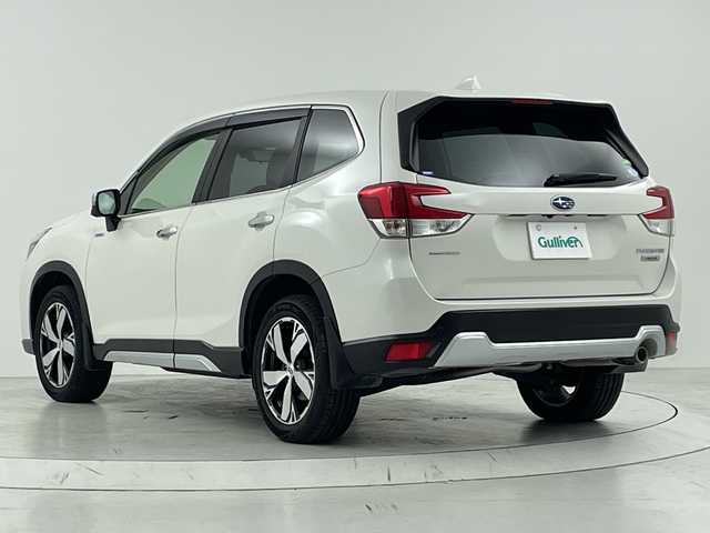 スバル フォレスター ハイブリッド アドバンス 大阪府 2020(令2)年 4.9万km クリスタルホワイトP アイサイト/・衝突軽減ブレーキ/・レーンキープアシスト/４WD/ハーフレザーシート/前席パワーシート/前席シートヒーター/ステアリングヒーター/純正ダイアトーンメモリーナビ/（CD/DVD/Bluetooth/フルセグTV）/バック、フロント、左サイドカメラ/デジタルインナーミラー/ETC/パドルシフト/バックソナー/LEDヘッドライト/フォグランプ/リモコンE/gスターター/フロアマット/スマートキー×2本