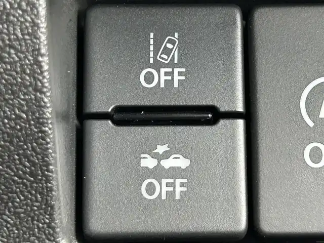 スズキ ジムニー XC 熊本県 2022(令4)年 1.6万km ブルーイッシュブラックパール3 ワンオーナー/純正オーディオ/・AM/FM/CD/AUX/横滑り防止機能/アイドリングストップ/レーンキープアシスト/ダウンヒルアシストコントロール/オートマチックハイビーム/クルーズコントロール/革巻きステアリング/・ステアリングリモコン/オートライト/・LEDライト/・フォグランプ/電動格納ミラー/・ウィンカーミラー/ドアバイザー/純正フロアマット/純正アルミホイール/スマートキー/・スペアキー