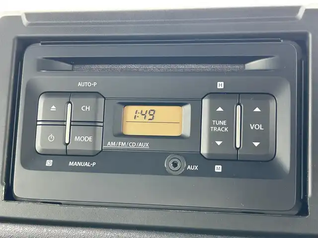 スズキ ジムニー XC 熊本県 2022(令4)年 1.6万km ブルーイッシュブラックパール3 ワンオーナー/純正オーディオ/・AM/FM/CD/AUX/横滑り防止機能/アイドリングストップ/レーンキープアシスト/ダウンヒルアシストコントロール/オートマチックハイビーム/クルーズコントロール/革巻きステアリング/・ステアリングリモコン/オートライト/・LEDライト/・フォグランプ/電動格納ミラー/・ウィンカーミラー/ドアバイザー/純正フロアマット/純正アルミホイール/スマートキー/・スペアキー