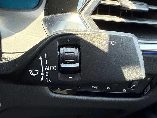 ＢＭＷ ３２０ｉ Mスポーツ 静岡県 2019(平31)年 2.6万km ミネラルホワイト 純正10.25型HDDナビ/（BT/AM/FM/CarPlay/ミラーリング）/バックモニター/衝突軽減/BSM/コーナーセンサー/電動リアゲート/ACC/前後ドラレコ/パドルシフト/オートホールド/ワイヤレス充電/ETC2.0/シートヒーター/純正フロアマット/純正LED/USB/純正アルミホイール/コンフォートアクセス/スペアキー