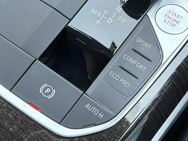 ＢＭＷ ３２０ｉ Mスポーツ 静岡県 2019(平31)年 2.6万km ミネラルホワイト 純正10.25型HDDナビ/（BT/AM/FM/CarPlay/ミラーリング）/バックモニター/衝突軽減/BSM/コーナーセンサー/電動リアゲート/ACC/前後ドラレコ/パドルシフト/オートホールド/ワイヤレス充電/ETC2.0/シートヒーター/純正フロアマット/純正LED/USB/純正アルミホイール/コンフォートアクセス/スペアキー