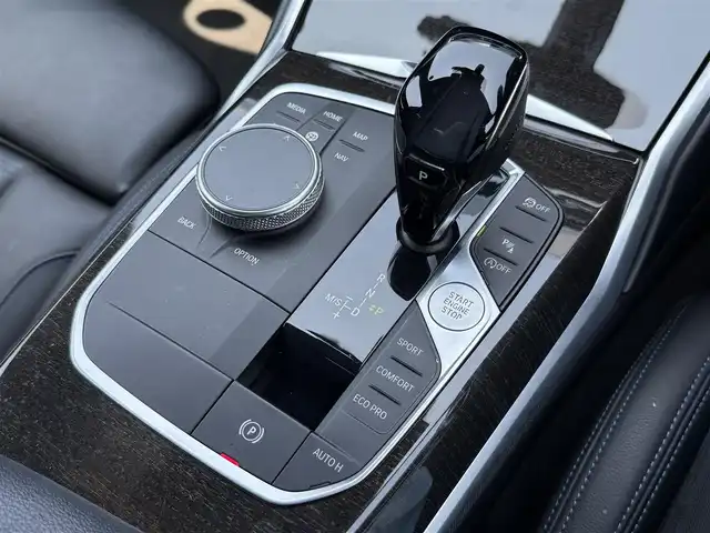 ＢＭＷ ３２０ｉ Mスポーツ 静岡県 2019(平31)年 2.6万km ミネラルホワイト 純正10.25型HDDナビ/（BT/AM/FM/CarPlay/ミラーリング）/バックモニター/衝突軽減/BSM/コーナーセンサー/電動リアゲート/ACC/前後ドラレコ/パドルシフト/オートホールド/ワイヤレス充電/ETC2.0/シートヒーター/純正フロアマット/純正LED/USB/純正アルミホイール/コンフォートアクセス/スペアキー