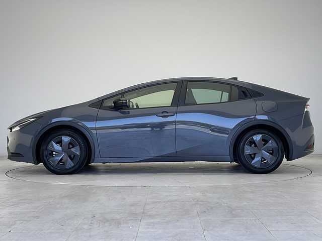 トヨタ プリウス U 愛知県 2023(令5)年 2.2万km ガンＭ 衝突軽減システム/純正ディスプレイオーディオ（ナビなし）/全方位カメラ/レーダークルーズコントロール/シートヒーター/フルセグ/Bluetooth/バックカメラ/コーナーセンサー/ETC２．０/ブラインドスポットモニター/LEDヘッドライト/ステアリングヒーター/オートマチックハイビーム/ドライブレコーダー/ステアリングスイッチ/スマートキー/プッシュスタート