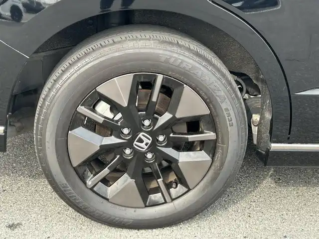 ホンダ ステップワゴン スパーダ eHEV 奈良県 2023(令5)年 1.8万km クリスタルブラックパール Gathers11.4インチナビ(フルセグTV/CD/DVD/AM・FM/BT/USB/HDMI)/ETC/Honda　SENSING/両側パワースライドドア/アラウンドビューモニター/パドルシフト/シートヒーター(D/N席)/2列目キャプテンシート/オットマン/パワーテールゲート/純正16インチアルミホイール(ベルリナブラック＋ダーク切削クリア)/LEDヘッドライト(シーケンシャルウインカー)/フォグランプ/LEDアクティブコーナリングライト/全席USBチャージャー(Type-C)/本革ステアリングホイール/純正フロアマット/スペアキー