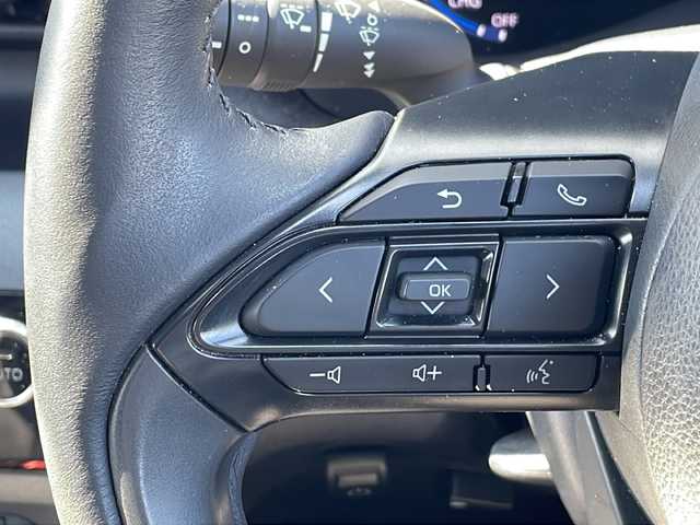 トヨタ ヤリスクロス ハイブリッド Z 三重県 2023(令5)年 2.6万km プラチナホワイトパールマイカ 純正マルチメディア(AM/FM/TV/BT)/フルセグTV/バックカメラ/パワーシート/ハンドルヒーター/前席シートヒーター/電子パーキング/前後ドライブレコーダー/オートハイビーム/レーダークルーズコントロール/コーナーセンサー/レーンキープアシスト/衝突軽減ブレーキ/USB給電ポート/タイプC給電ポート/ハーフレザーシート/革巻きステアリング/LEDヘッドライト/電動格納ミラー/禁煙車