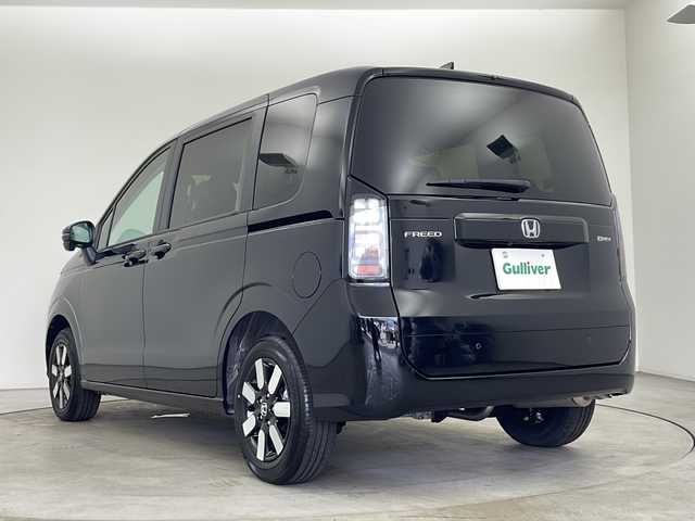ホンダ フリード ハイブリット e:HEV AIR EX 秋田県 2025(令7)年 0.1万km未満 クリスタルブラックパール ４WD/ワンオーナー　/両側パワースライドドア　/ＬＥＤヘッドライト　/ブラインドスポットモニター　/前席シートヒーター　/レーダークルーズコントロール　/オートライト　/オートエアコン /自動パーキングブレーキ/ブレーキホールド/USBポート/ホンダECON/ハーフレザーシート /革巻きステアリング/ステアリングリモコン装着車両/バックカメラ装着車両/電格ミラー/横滑り防止装置/衝突被害軽減システム/レーン逸脱警報/フロントワイパーデアイサー /純正AW/ウィンカーミラー /コーナーセンサー