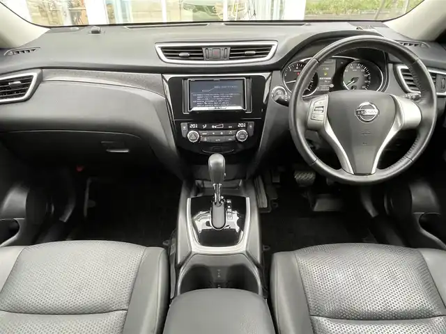 日産 エクストレイル 20X エマージェンシーブレーキ 道央・札幌 2017(平29)年 5.8万km ブリリアントホワイトパール ・４WD/・衝突軽減ブレーキ/・社外ナビ/　CD＆DVD＆USB/・バックカメラ/・コーナーセンサー/・レーンキープアシスト/・前席シートヒーター/・ダウンヒルアシスト/・ドライブレコーダー/・ミラーヒーター/・電動格納ミラー/・カプロンシート/・アイドリングストップ/・プッシュスタート/・スマートキー/・ETC/・純正フロアマット/・ドアバイザー/・ウィンカーミラー/・フォグライト/・LEDヘッドライト