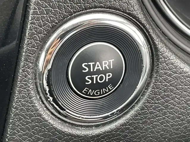 日産 エクストレイル 20X エマージェンシーブレーキ 道央・札幌 2017(平29)年 5.8万km ブリリアントホワイトパール ・４WD/・衝突軽減ブレーキ/・社外ナビ/　CD＆DVD＆USB/・バックカメラ/・コーナーセンサー/・レーンキープアシスト/・前席シートヒーター/・ダウンヒルアシスト/・ドライブレコーダー/・ミラーヒーター/・電動格納ミラー/・カプロンシート/・アイドリングストップ/・プッシュスタート/・スマートキー/・ETC/・純正フロアマット/・ドアバイザー/・ウィンカーミラー/・フォグライト/・LEDヘッドライト