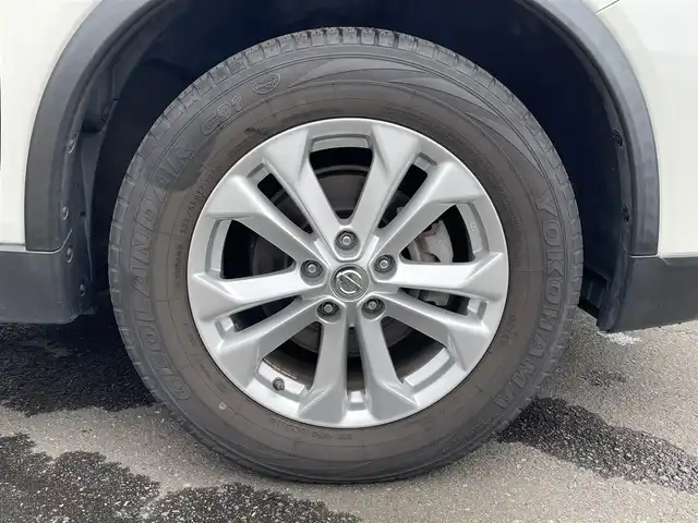 日産 エクストレイル 20X エマージェンシーブレーキ 道央・札幌 2017(平29)年 5.8万km ブリリアントホワイトパール ・４WD/・衝突軽減ブレーキ/・社外ナビ/　CD＆DVD＆USB/・バックカメラ/・コーナーセンサー/・レーンキープアシスト/・前席シートヒーター/・ダウンヒルアシスト/・ドライブレコーダー/・ミラーヒーター/・電動格納ミラー/・カプロンシート/・アイドリングストップ/・プッシュスタート/・スマートキー/・ETC/・純正フロアマット/・ドアバイザー/・ウィンカーミラー/・フォグライト/・LEDヘッドライト
