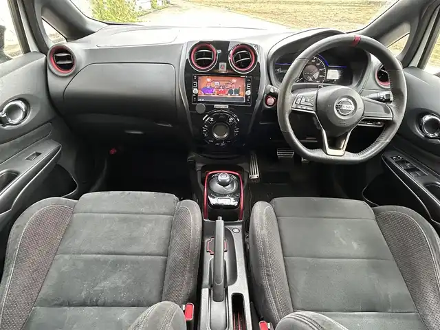 日産 ノート e－パワー ニスモ 長崎県 2017(平29)年 7.1万km ブリリアントホワイトパール 純正メモリナビ/（CD/BD/BT/フルセグ）/バックカメラ/衝突軽減システム/レーンアシスト/オートライト/ETC/スマートキー/プッシュスタート/電動格納ミラー/純正16インチAW