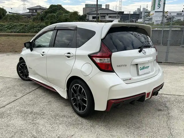 日産 ノート e－パワー ニスモ 長崎県 2017(平29)年 7.1万km ブリリアントホワイトパール 純正メモリナビ/（CD/BD/BT/フルセグ）/バックカメラ/衝突軽減システム/レーンアシスト/オートライト/ETC/スマートキー/プッシュスタート/電動格納ミラー/純正16インチAW