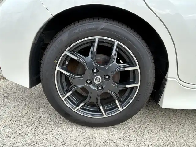 日産 ノート e－パワー ニスモ 長崎県 2017(平29)年 7.1万km ブリリアントホワイトパール 純正メモリナビ/（CD/BD/BT/フルセグ）/バックカメラ/衝突軽減システム/レーンアシスト/オートライト/ETC/スマートキー/プッシュスタート/電動格納ミラー/純正16インチAW